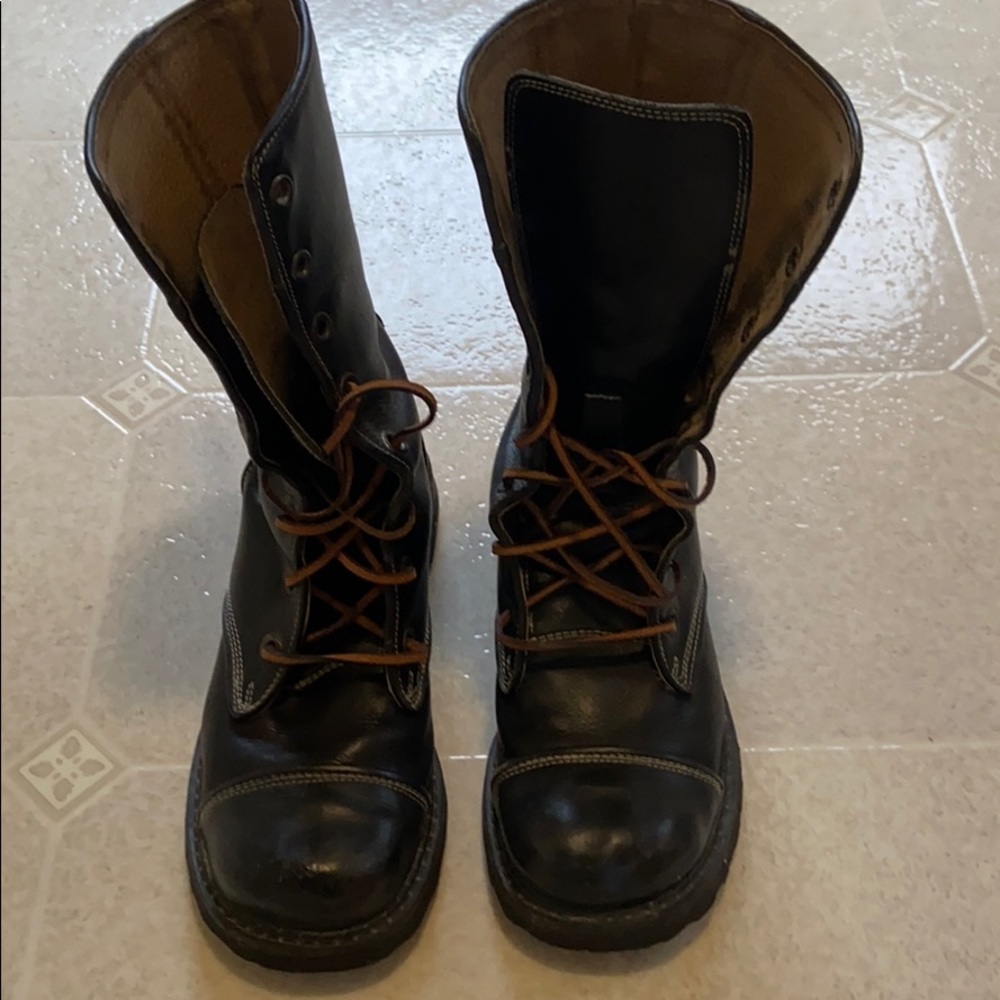 Fluevog black mens boot. Size 7
